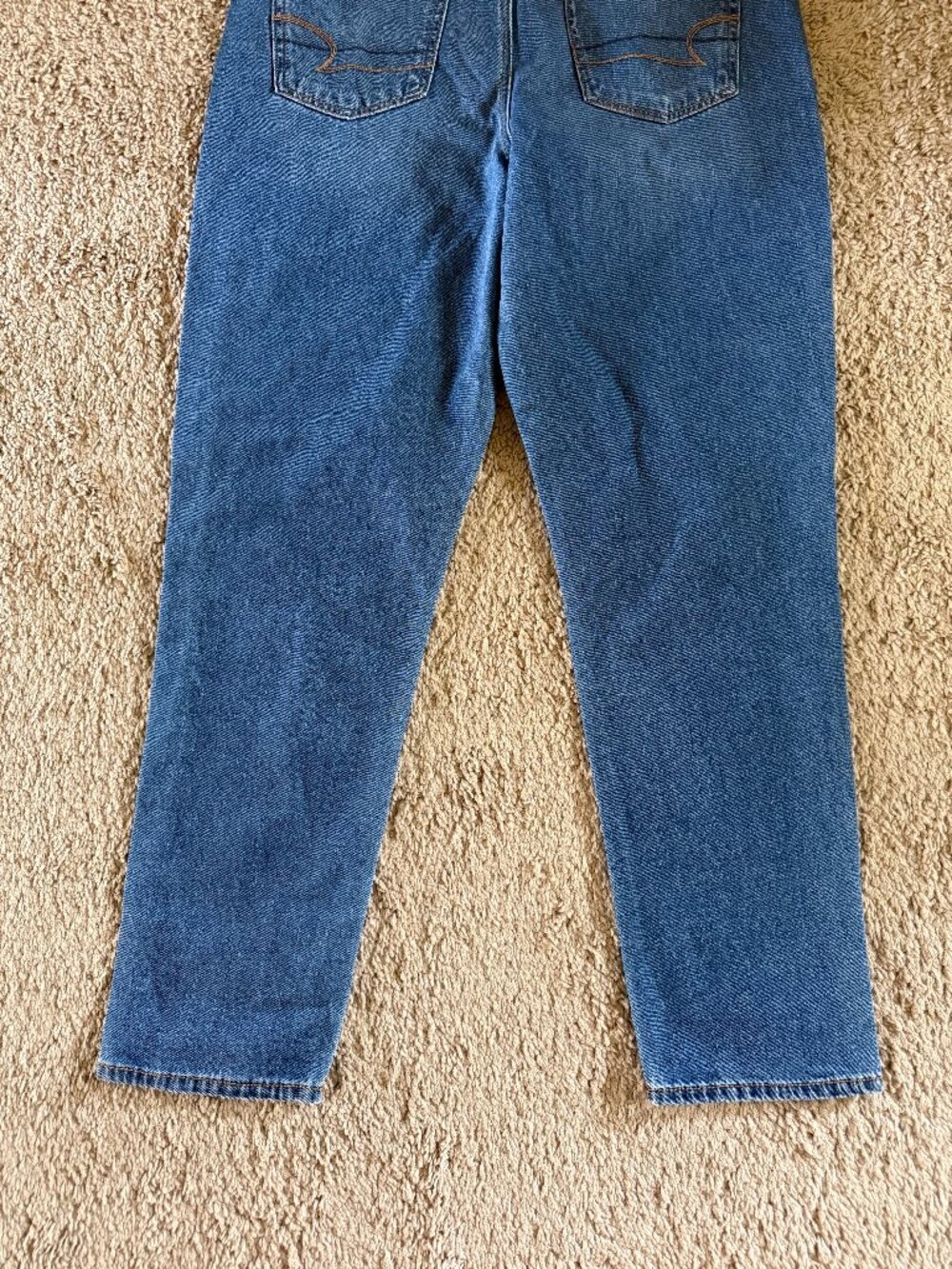 American Eagle High Rise Medium Wash Mom Jean - Size 14 Long - Picture 7 of 11